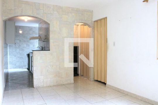 Apartamento para alugar com 2 quartos, 44m² em Jardim Cristal, São Paulo