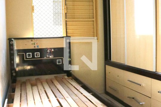 Quarto 1 de apartamento para alugar com 2 quartos, 44m² em Jardim Cristal, São Paulo