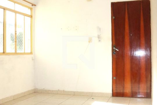 Sala de estar. de apartamento para alugar com 2 quartos, 44m² em Jardim Cristal, São Paulo