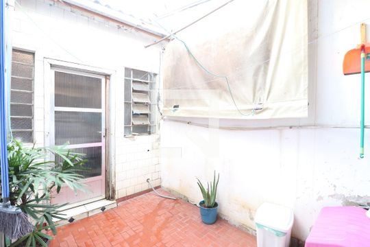 Quintal de casa à venda com 2 quartos, 108m² em Bom Retiro, São Paulo
