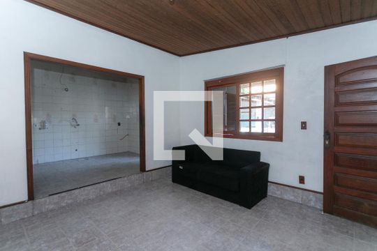 Sala  2 de casa à venda com 3 quartos, 54m² em Rubem Berta, Porto Alegre
