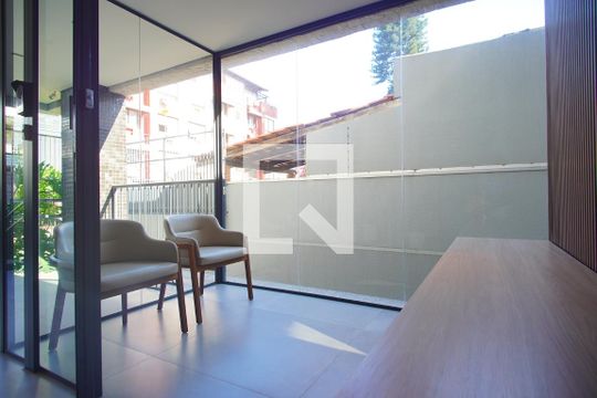 Hall de Entrada de apartamento à venda com 3 quartos, 175m² em Passo D’areia, Porto Alegre