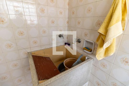 Lavanderia de casa à venda com 4 quartos, 209m² em Vila das Merces, São Paulo