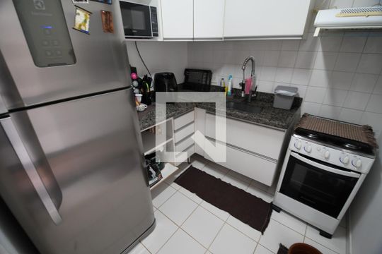 Cozinha de casa de condomínio para alugar com 2 quartos, 100m² em Parque Imperador, Campinas