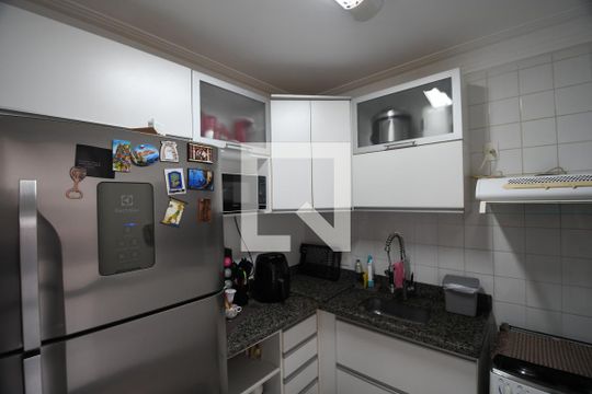 Cozinha de casa de condomínio à venda com 2 quartos, 100m² em Parque Imperador, Campinas