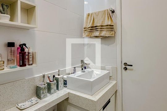 Banheiro de apartamento à venda com 2 quartos, 43m² em Parque da Mooca, São Paulo