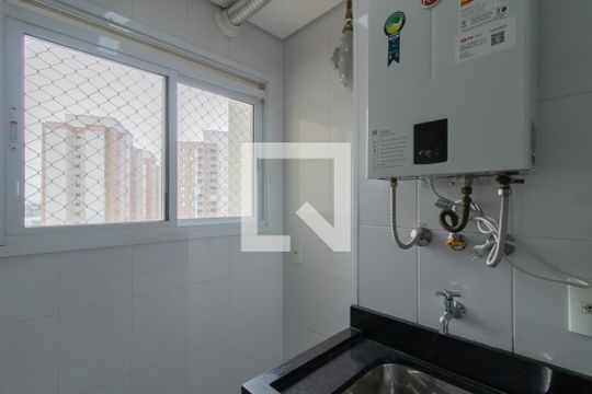 Area de Serviço de apartamento para alugar com 2 quartos, 68m² em Jardim Flor da Montanha, Guarulhos