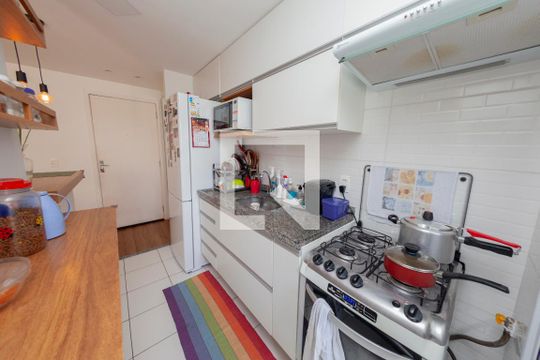 Cozinha de apartamento à venda com 2 quartos, 55m² em Interlagos, São Paulo