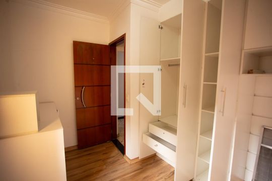 Quarto 2 de casa para alugar com 2 quartos, 80m² em Jardim Carlu, São Paulo