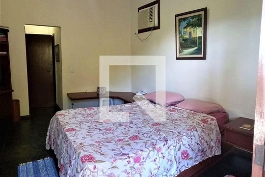 Casa à venda com 3 quartos, 187m² em Itaipu, Niterói