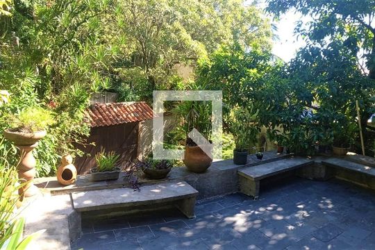 Casa à venda com 3 quartos, 187m² em Itaipu, Niterói