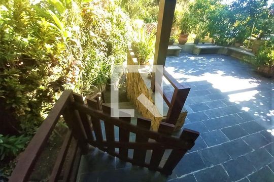 Casa à venda com 3 quartos, 187m² em Itaipu, Niterói