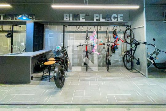 Bicicletário de kitnet/studio para alugar com 1 quarto, 24m² em Pinheiros, São Paulo