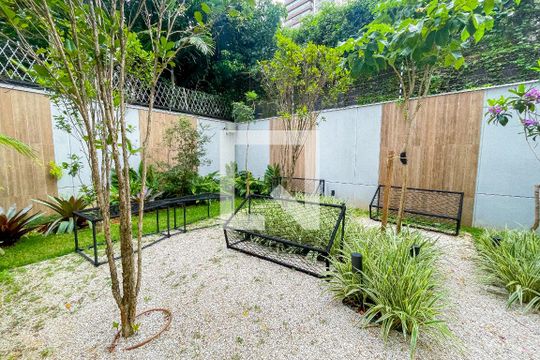 Área comum de kitnet/studio para alugar com 1 quarto, 24m² em Pinheiros, São Paulo