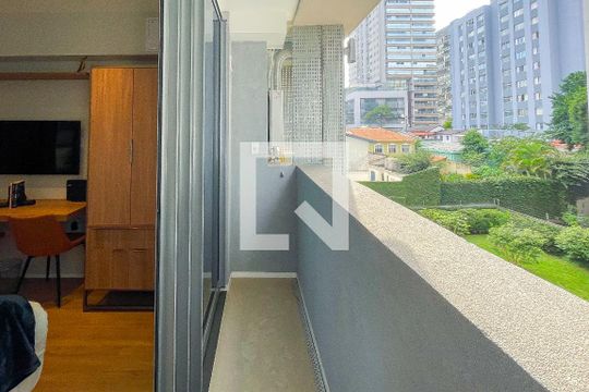 Varanda de kitnet/studio para alugar com 1 quarto, 24m² em Pinheiros, São Paulo