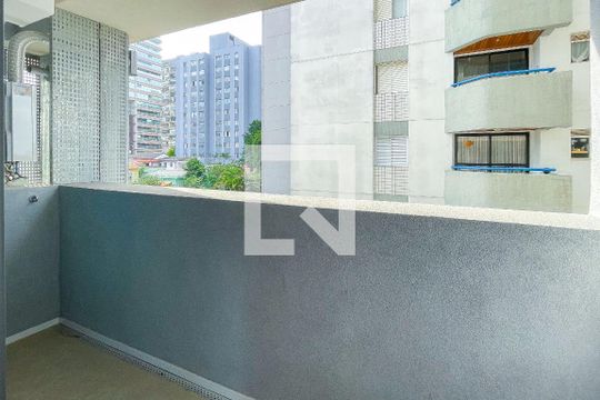 Varanda de kitnet/studio para alugar com 1 quarto, 24m² em Pinheiros, São Paulo