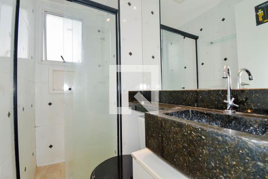Banheiro de apartamento para alugar com 2 quartos, 39m² em Jardim Albertina, Guarulhos