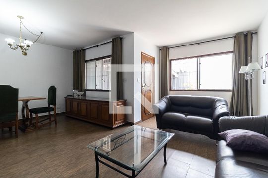 Casa à venda com 4 quartos, 170m² em Vila Liviero, São Paulo