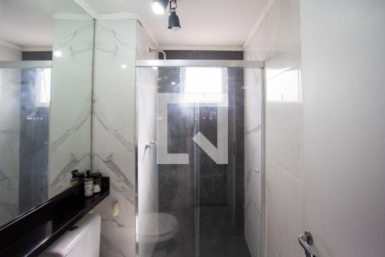 Banheiro de Suite de apartamento à venda com 2 quartos, 67m² em Centro, Diadema