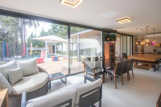 Sala de casa à venda com 8 quartos, 1200m² em Chácara Monte Alegre, São Paulo