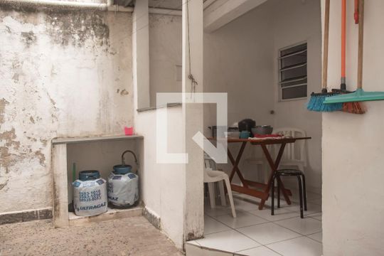 Quintal de casa à venda com 7 quartos, 220m² em Vila Clementino, São Paulo