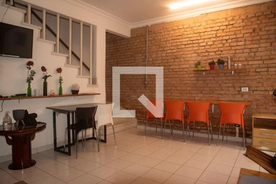 Casa à venda com 7 quartos, 220m² em Vila Clementino, São Paulo
