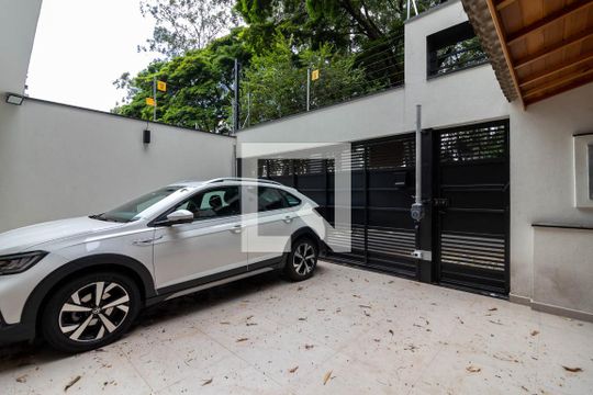 Garagem de casa à venda com 3 quartos, 127m² em Vila Ester (zona Norte), São Paulo