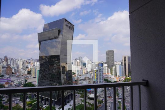 Varanda de kitnet/studio à venda com 1 quarto, 30m² em Pinheiros, São Paulo