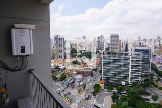 Varanda de kitnet/studio à venda com 1 quarto, 30m² em Pinheiros, São Paulo