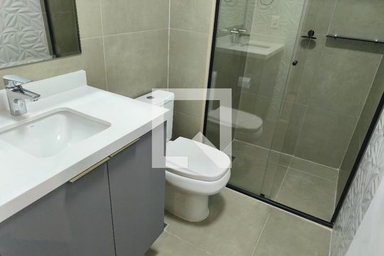 Banheiro de apartamento para alugar com 1 quarto, 27m² em Vila Mariana, São Paulo