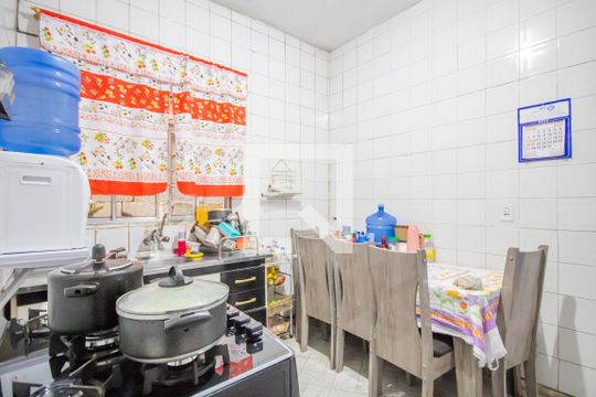Cozinha de casa à venda com 2 quartos, 177m² em Veloso, Osasco