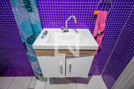 Banheiro da Suíte de casa à venda com 2 quartos, 177m² em Veloso, Osasco