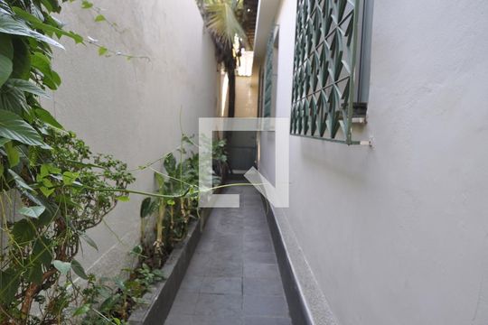 Corredor externo de casa à venda com 3 quartos, 185m² em Riachuelo, Rio de Janeiro