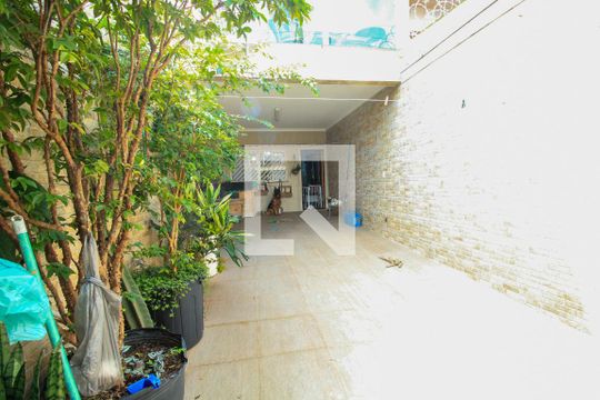 Área comum de casa à venda com 3 quartos, 128m² em Vila Invernada, São Paulo