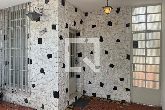 Fachada de casa à venda com 3 quartos, 170m² em Barra Funda, São Paulo