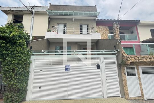 Fachada de casa à venda com 4 quartos, 214m² em Vila Curuçá, Santo André