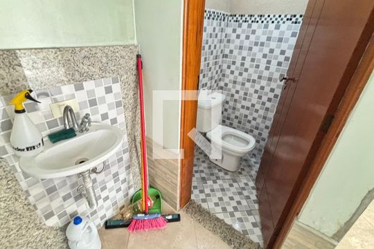 Garagem - Banheiro de casa à venda com 4 quartos, 214m² em Vila Curuçá, Santo André