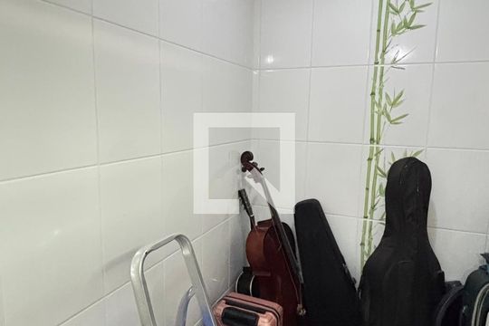 Banheiro da Suíte de casa à venda com 4 quartos, 214m² em Vila Curuçá, Santo André