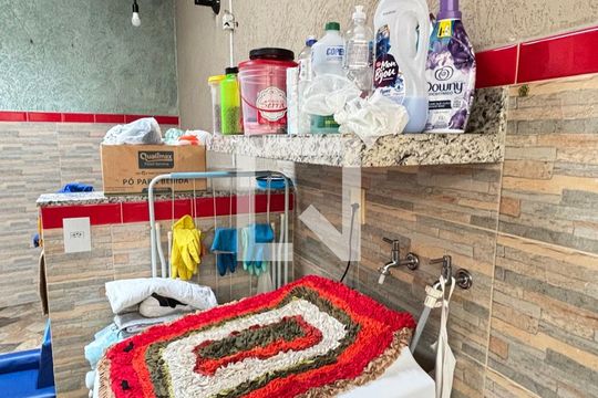Area de Serviço 2 de casa à venda com 4 quartos, 214m² em Vila Curuçá, Santo André