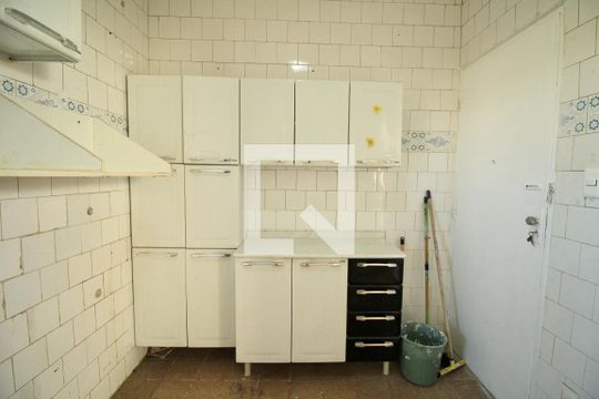Cozinha e Área de Serviço de apartamento para alugar com 3 quartos, 64m² em Candeal, Salvador