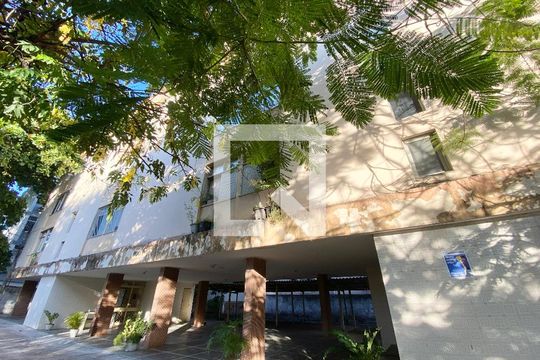 Fachada de apartamento para alugar com 3 quartos, 64m² em Candeal, Salvador