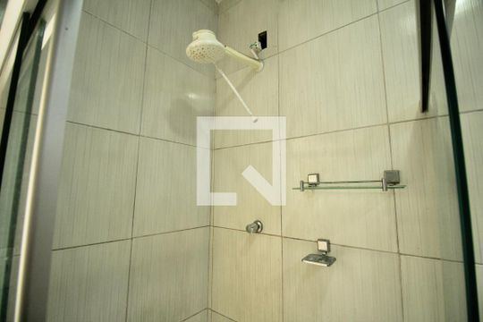 Banheiro Social de apartamento para alugar com 3 quartos, 64m² em Candeal, Salvador