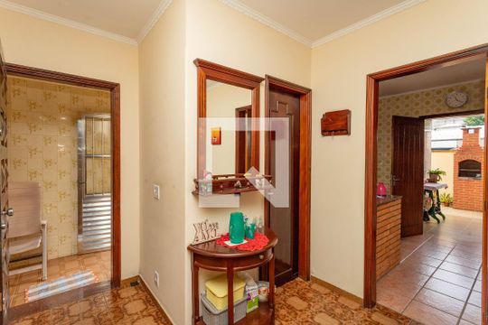 Hall de entrada de casa à venda com 3 quartos, 133m² em Taboão, São Bernardo do Campo