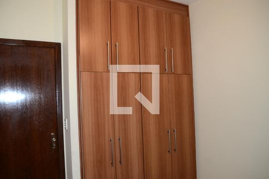 Quarto 2 de apartamento à venda com 2 quartos, 60m² em Sagrada Família, Belo Horizonte