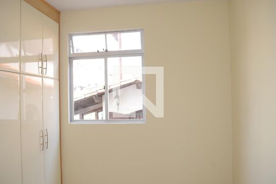 Quarto 1 de apartamento à venda com 2 quartos, 60m² em Sagrada Família, Belo Horizonte