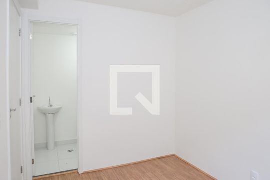 Suíte de apartamento para alugar com 1 quarto, 27m² em Parque Industrial Tomas Edson, São Paulo