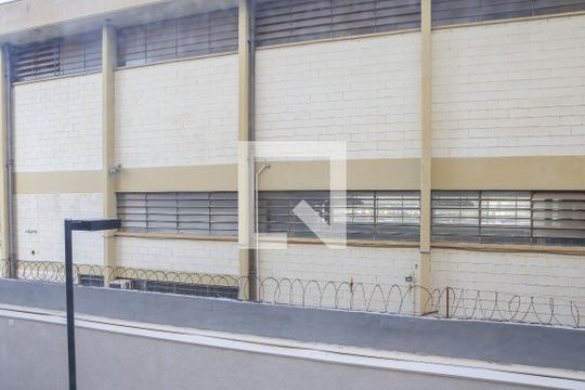 Vista da Suíte de apartamento para alugar com 1 quarto, 27m² em Parque Industrial Tomas Edson, São Paulo