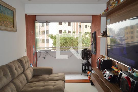 Apartamento à venda com 3 quartos, 70m² em Cambuci, São Paulo