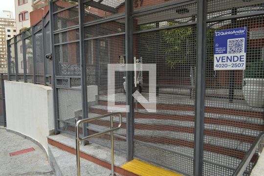 Fachada + Plaquinha de apartamento à venda com 3 quartos, 70m² em Cambuci, São Paulo