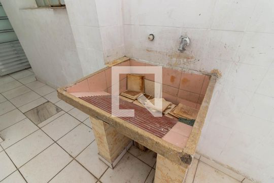 Área de Serviço de casa para alugar com 2 quartos, 90m² em Vila Carbone, São Paulo